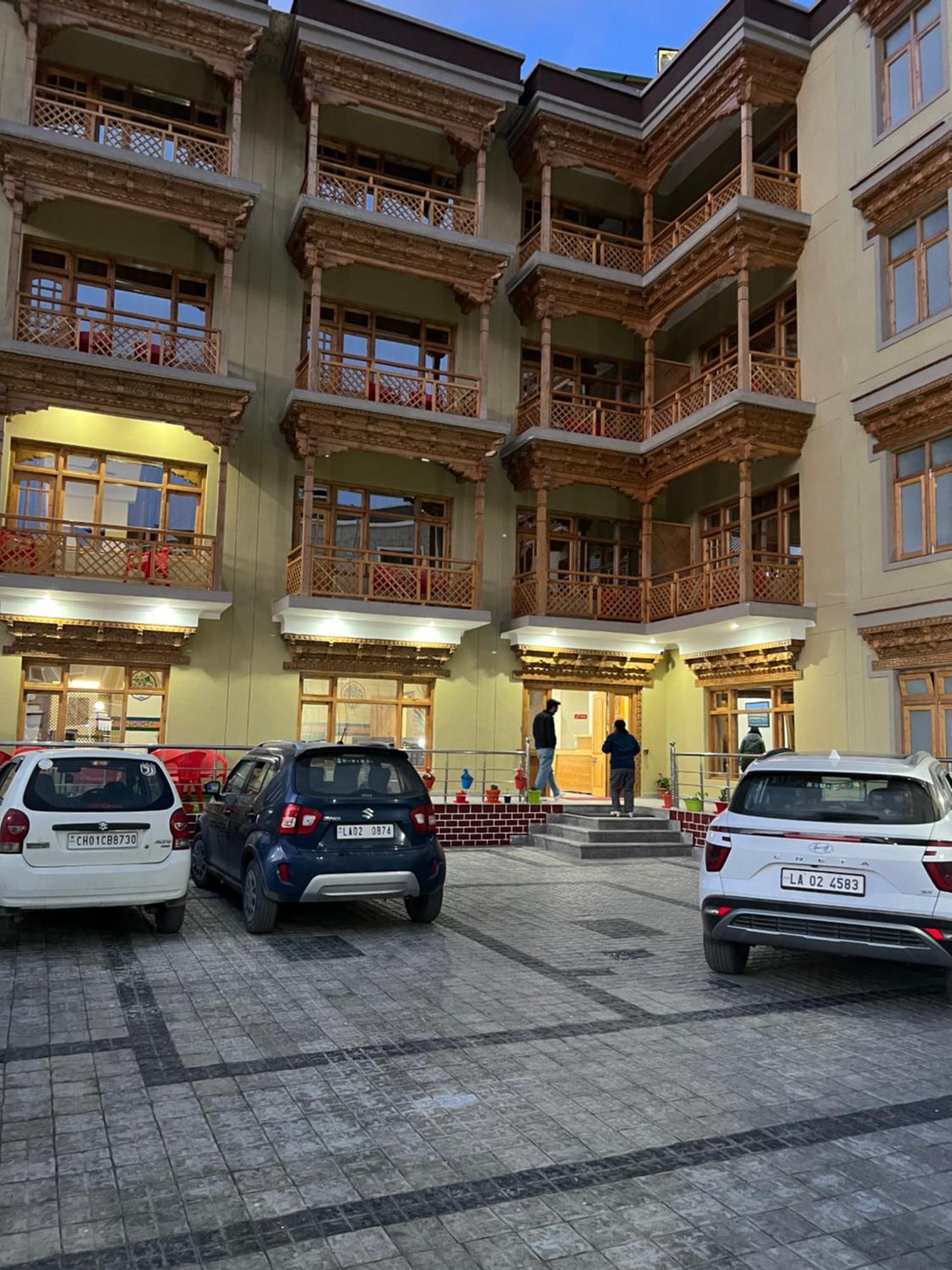 The Nangsay Hotel Λεχ Εξωτερικό φωτογραφία