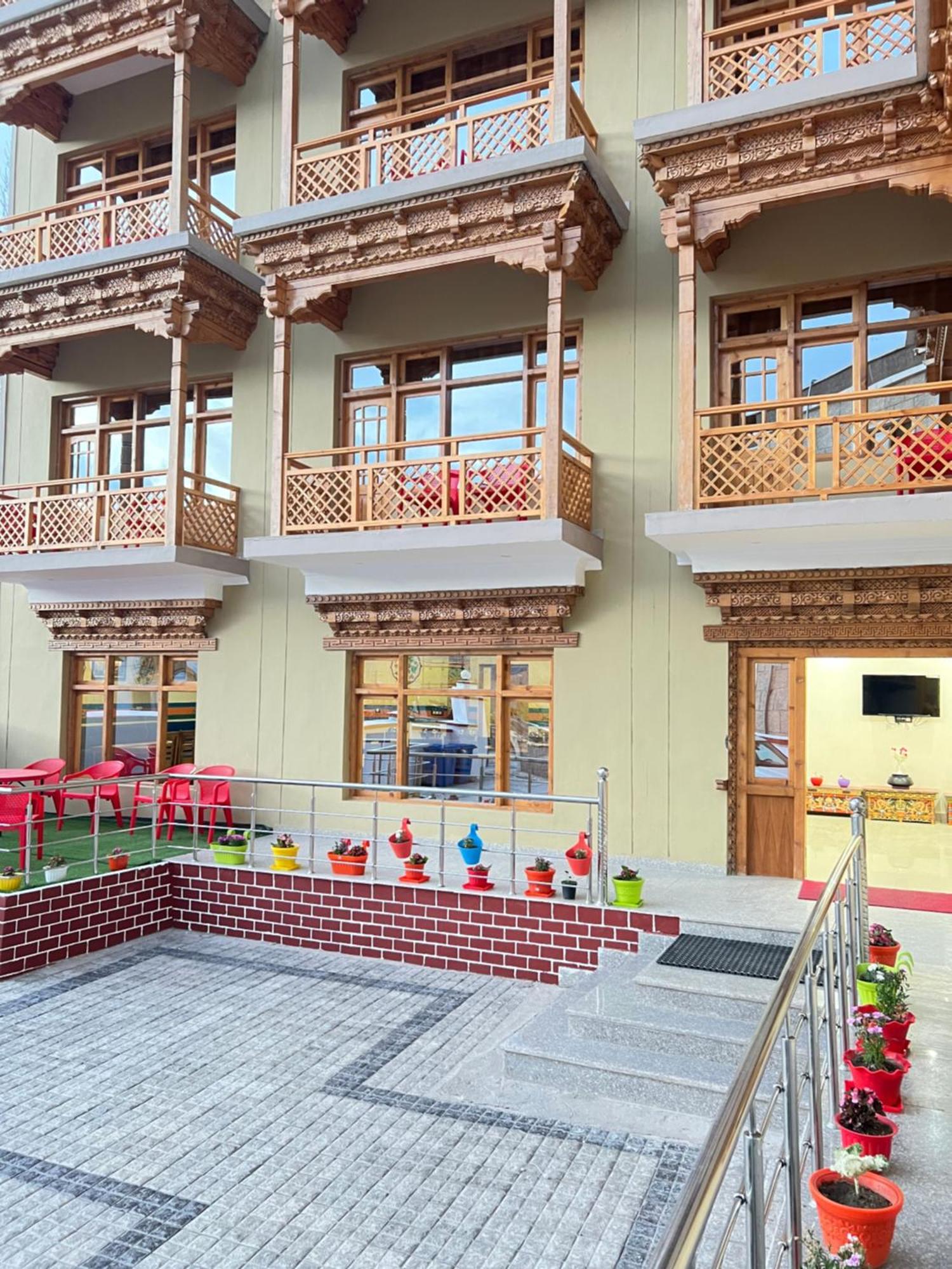 The Nangsay Hotel Λεχ Εξωτερικό φωτογραφία