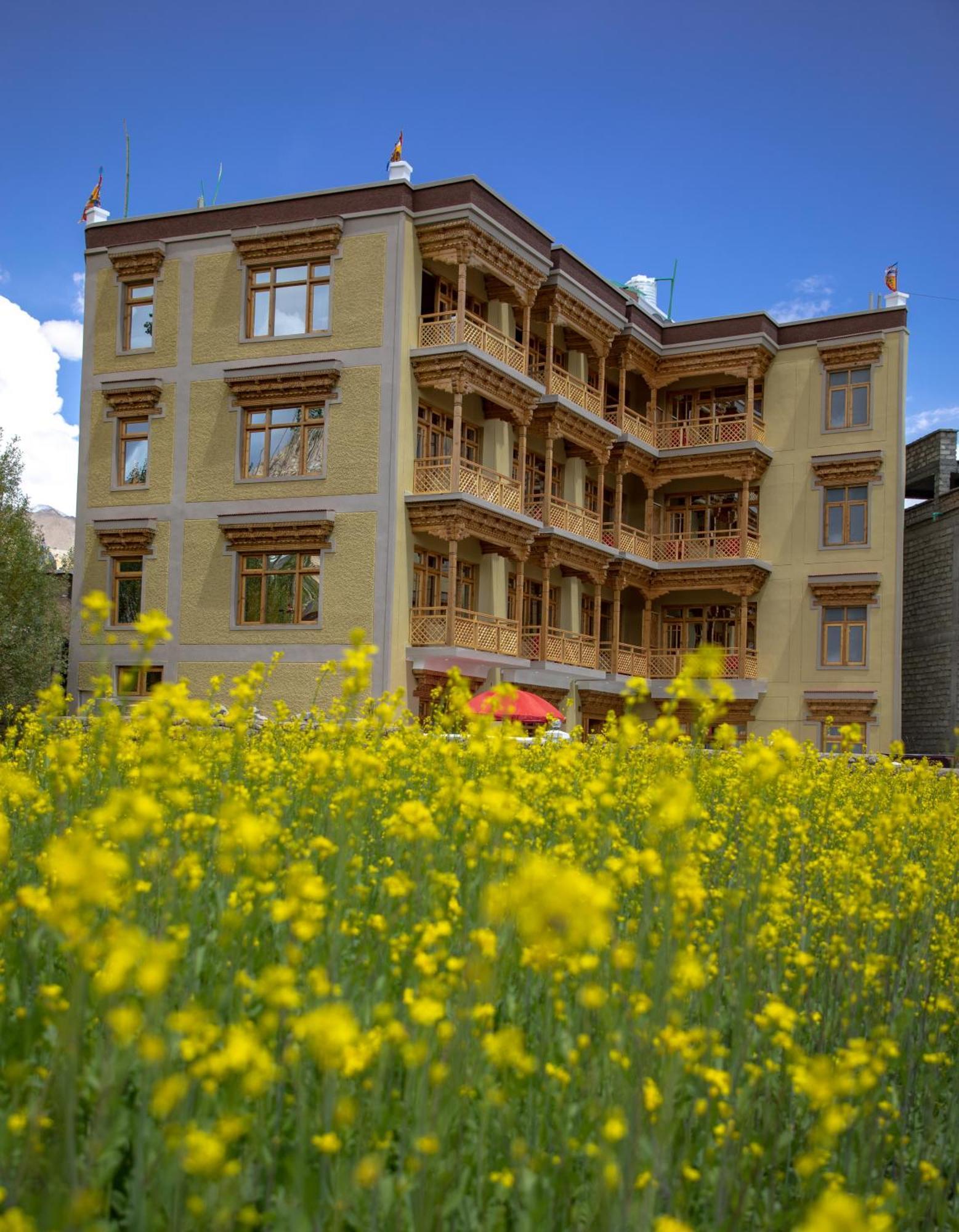 The Nangsay Hotel Λεχ Εξωτερικό φωτογραφία
